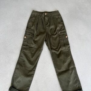 sz 27 Military Style Pleated Front Cargo Trouser